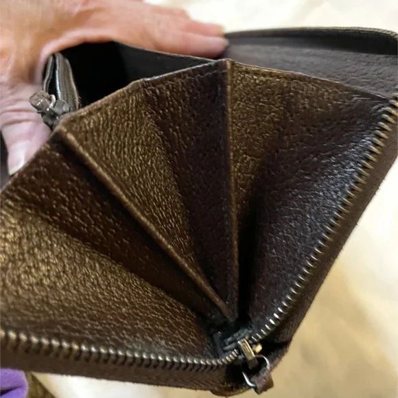 Gucci Brown Monogram Wallet - Picture 7 of 10